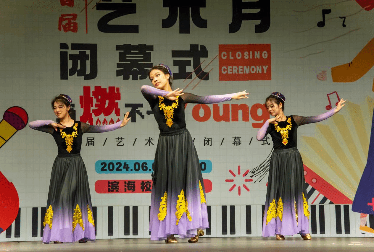 释放艺术活力 绽放青春芳华——91吃瓜
首届大学生艺术月暨滨海校区年级大会顺利举行